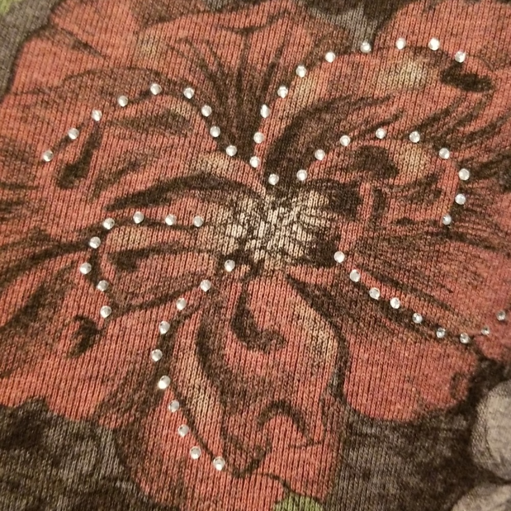 Top - Picture 2 of 3